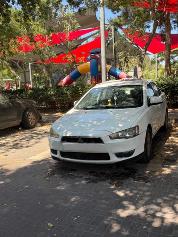 מיצובישי לנסר