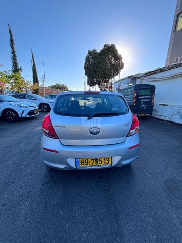 מודעת רכב יונדאי i20