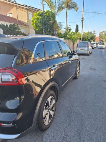 קיה נירו