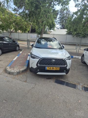טויוטה קורולה קרוס