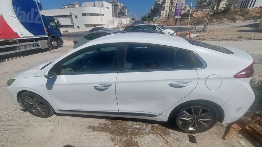 יונדאי איוניק