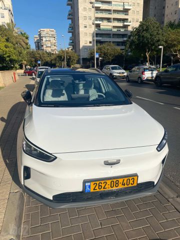 מודעת רכב ג׳ילי Geometry C
