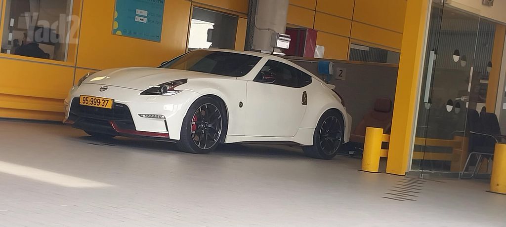 ניסאן 370Z