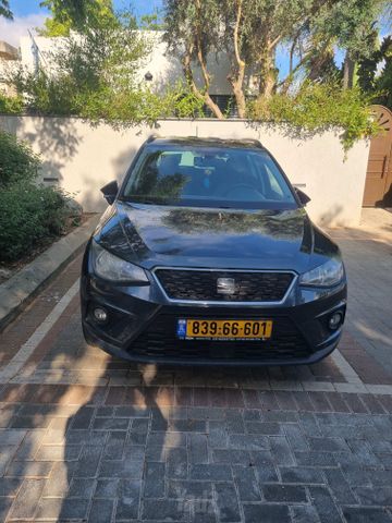 סיאט ארונה