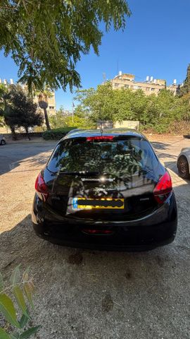 פיג'ו 208
