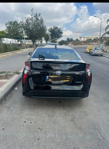 טויוטה פריוס