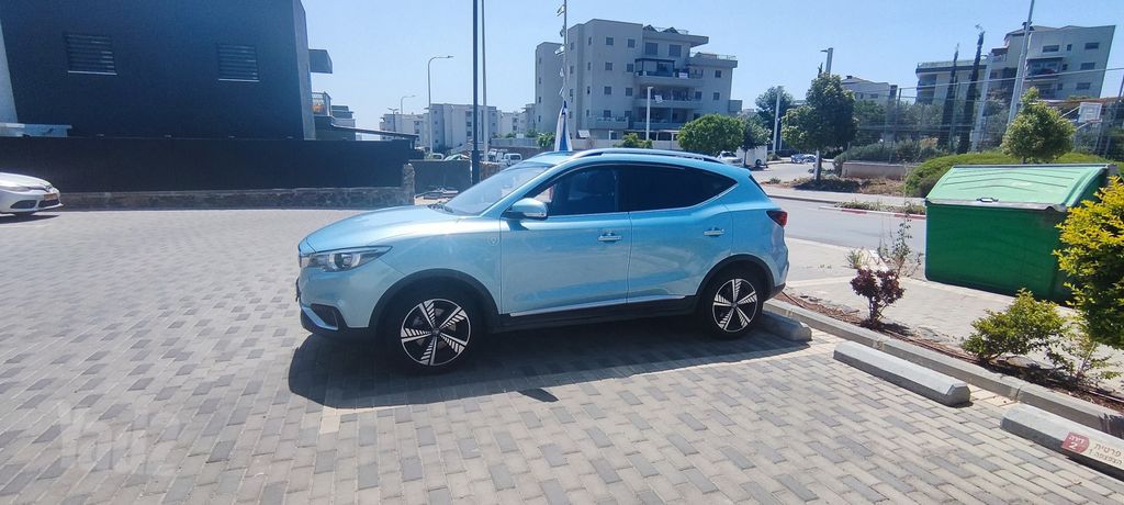 אם ג'י ZS