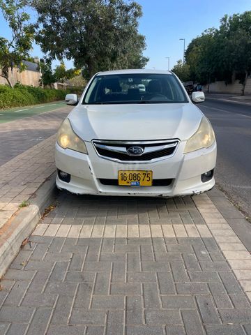 סובארו B4/לגאסי