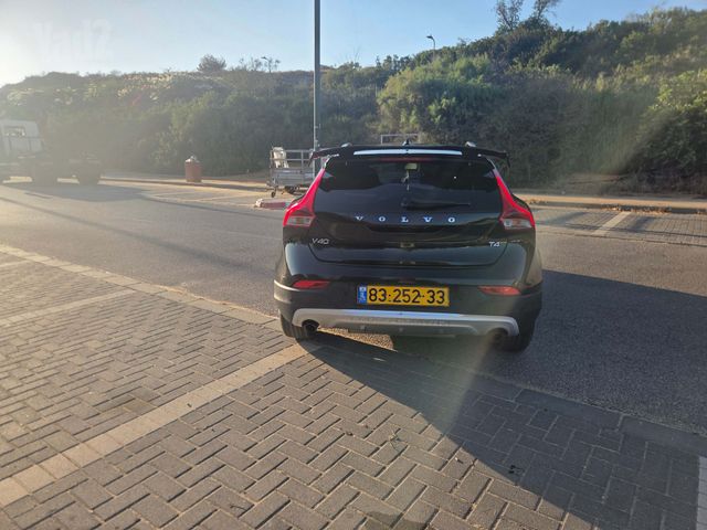 וולוו V40