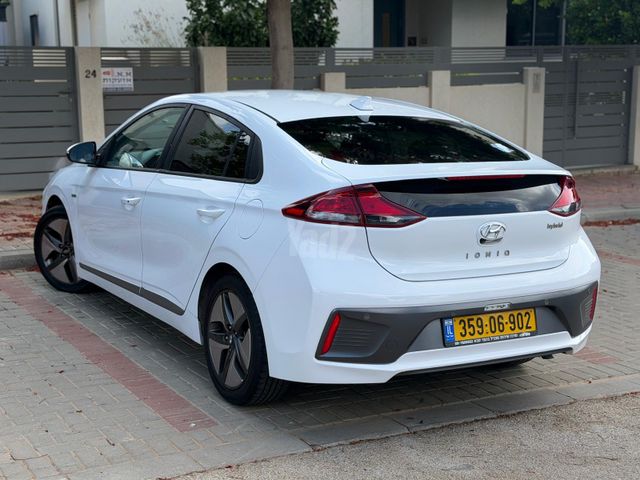 יונדאי איוניק
