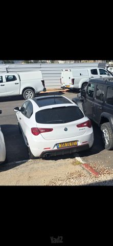 אלפא רומיאו ג'ולייטה