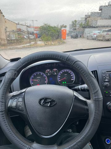 יונדאי i30