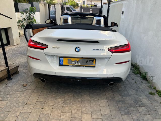 ב מ וו Z4