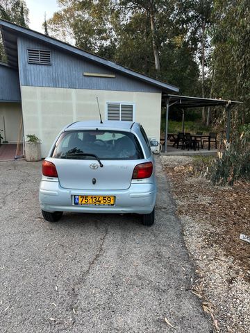 טויוטה יאריס
