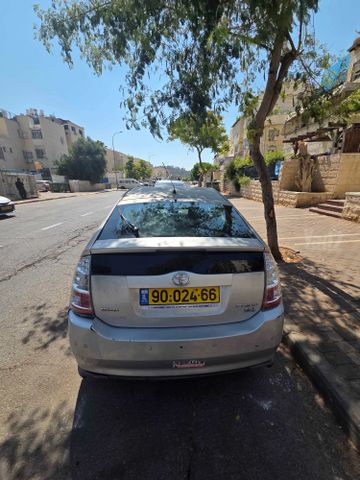 טויוטה פריוס