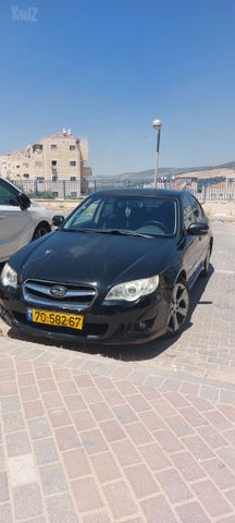 סובארו B4/לגאסי