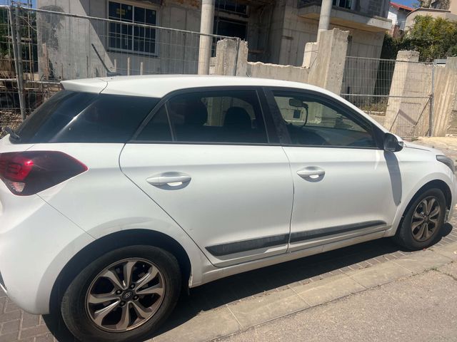יונדאי i20