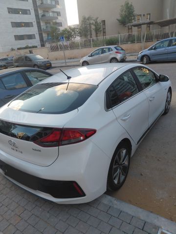 יונדאי איוניק