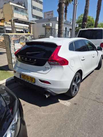 וולוו V40