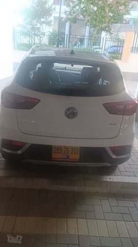 אם ג'י ZS