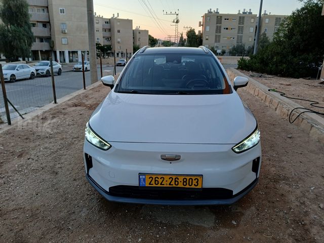ג׳ילי Geometry C