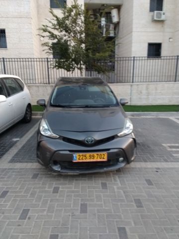 טויוטה פריוס פלוס