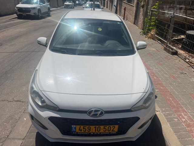 יונדאי i20