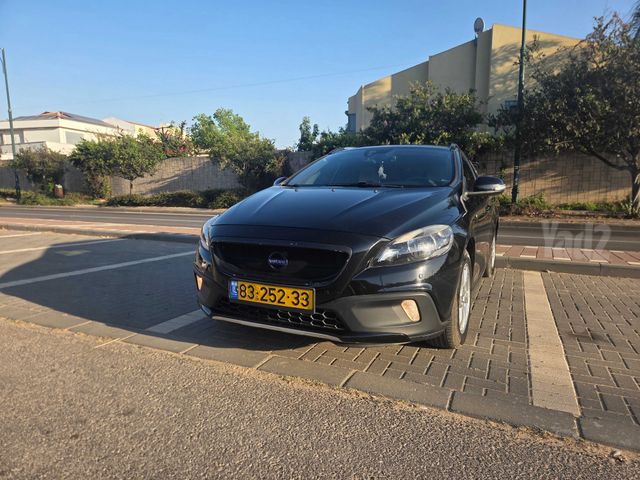 וולוו V40