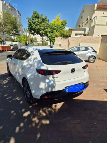 מאזדה 3