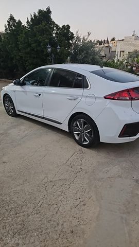 יונדאי איוניק
