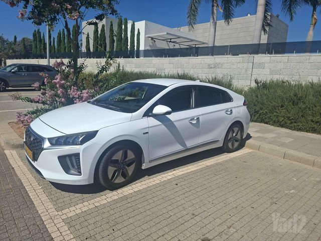יונדאי איוניק