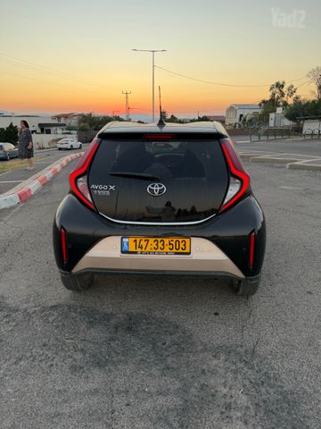 טויוטה אייגו X