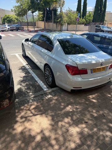 מודעת רכב ב מ וו סדרה 7