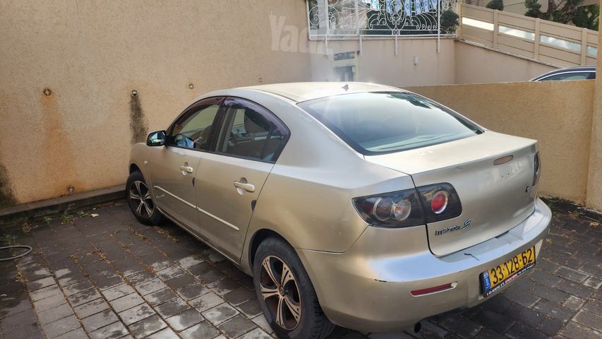 מודעת רכב מאזדה 3