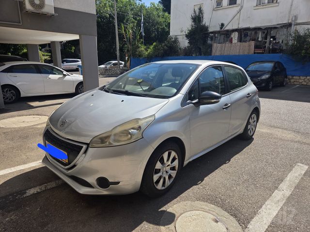 מודעת רכב פיג'ו 208