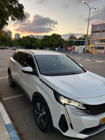 פיג'ו 5008