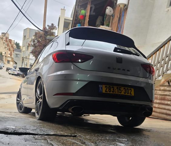 סיאט לאון