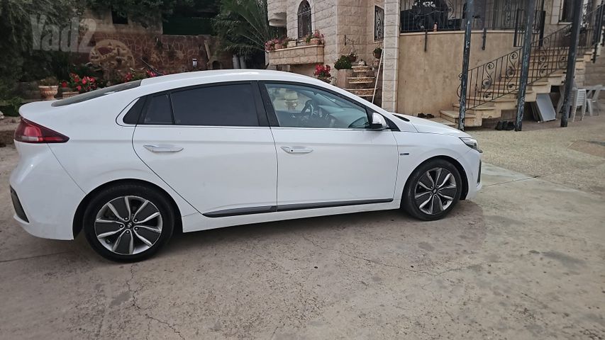 יונדאי איוניק