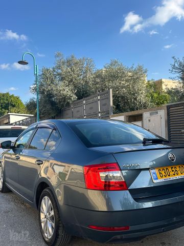 סקודה אוקטביה