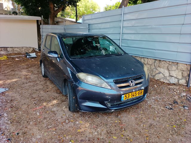 מודעת רכב הונדה FR-V