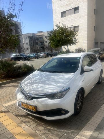 טויוטה אוריס