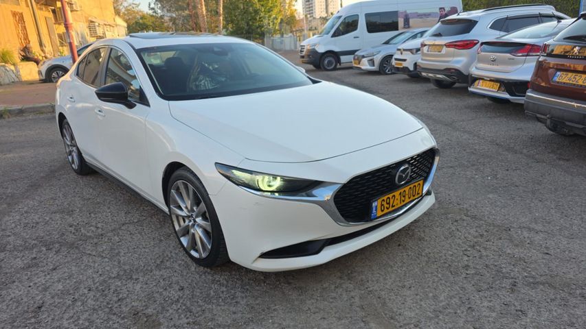 מודעת רכב מאזדה 3