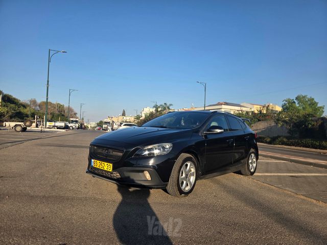 וולוו V40