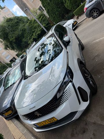 פיג'ו 3008