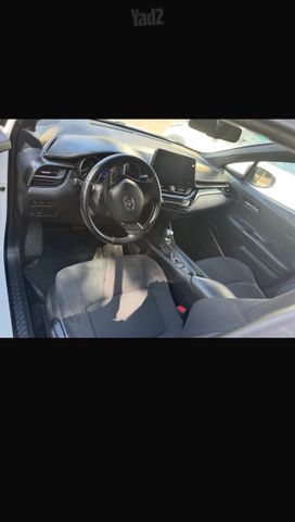 מודעת רכב טויוטה C-HR