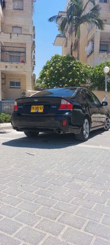 סובארו B4/לגאסי