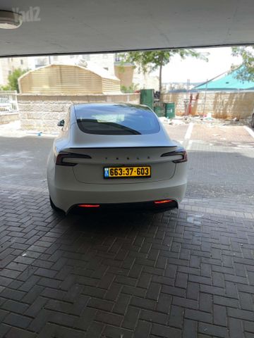 טסלה מודל 3