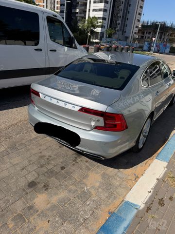 וולוו S90