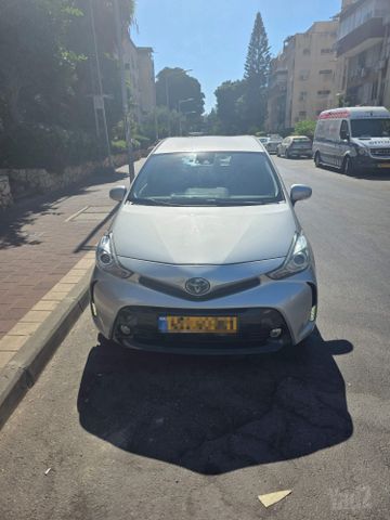 טויוטה פריוס פלוס