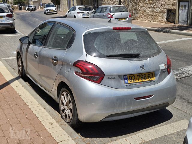 פיג'ו 208